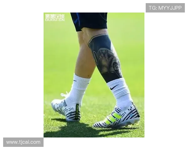 足球球星穿搭精选 精美鞋款打造球场时尚风采